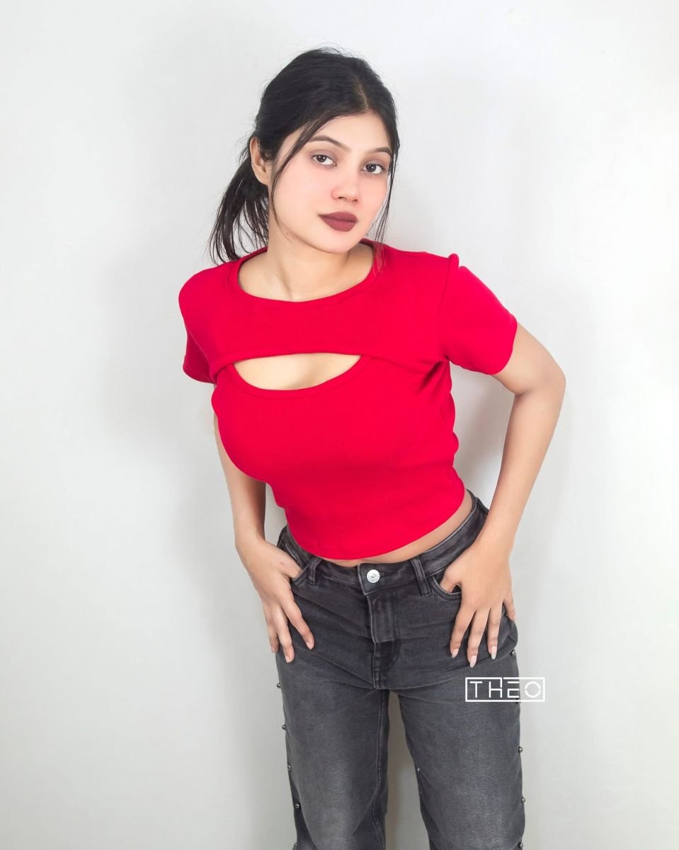 Keyhole top